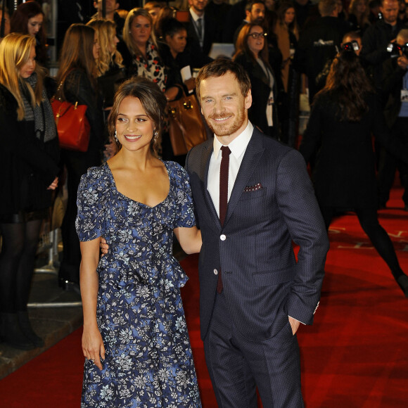 Alicia Vikander et son compagnon Michael Fassbender - Première du film "Une vie entre deux océans" au Curzon Mayfair à Londres. Le 19 octobre 2016