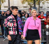 Louane Emera et son compagnon Florian Rossi arrivent au défilé de mode Miu Miu à Paris, le 5 octobre 2021. © Veeren Ramsamy-Christophe Clovis/Bestimage