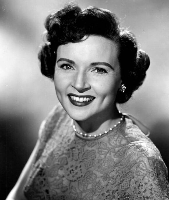 Betty White en 1957 en Californie © Globe Photos/Zuma Press/Bestimage 