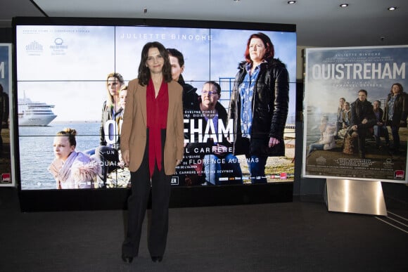 Juliette Binoche assiste à l'avant-première du film Ouistreham au cinéma UGC Ciné Cité Les Halles. Paris, le 6 janvier 2022.