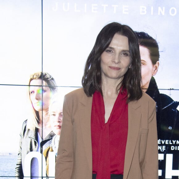 Juliette Binoche assiste à l'avant-première du film Ouistreham au cinéma UGC Ciné Cité Les Halles. Paris, le 6 janvier 2022.