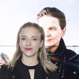 Léa Carne assiste à l'avant-première du film Ouistreham au cinéma UGC Ciné Cité Les Halles. Paris, le 6 janvier 2022.