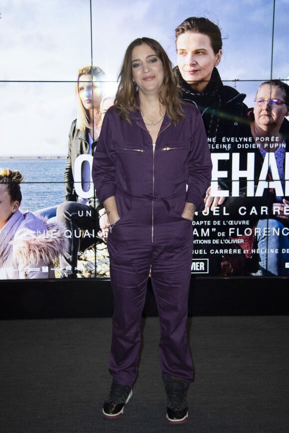 Hélène Lambert assiste à l'avant-première du film Ouistreham au cinéma UGC Ciné Cité Les Halles. Paris, le 6 janvier 2022.