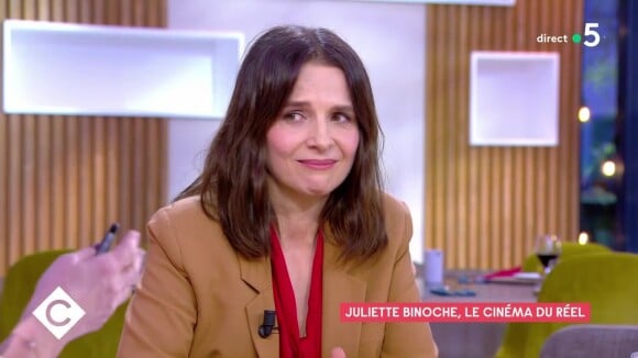 Juliette Binoche raconte son expérience de personne sans domicile fixe sur le plateau de l'émission "C à vous".