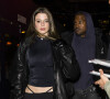 Kanye West (ye) et sa compagne Julia Fox à la sortie du restaurant "Carbone" à New York