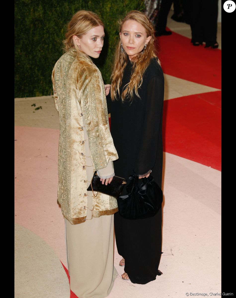 Les jumelles Mary-Kate et Ashley Olsen - Soirée Costume Institute Benefit Gala 2016 (Met Ball) sur le thème de "Manus x Machina" au Metropolitan Museum of Art à New York, le 2 mai 2016. © Charles Guerin/Bestimage