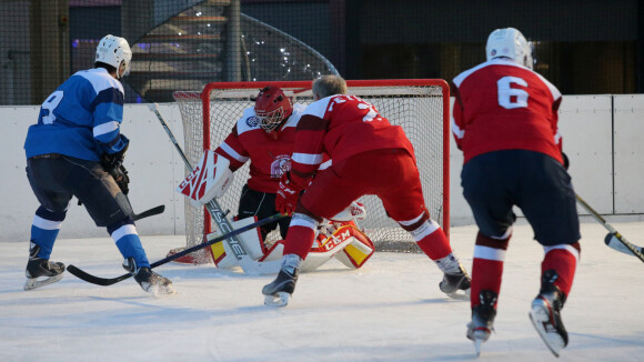 Drame dans le hockey : Teddy Balkind, 16 ans, meurt égorgé en plein match