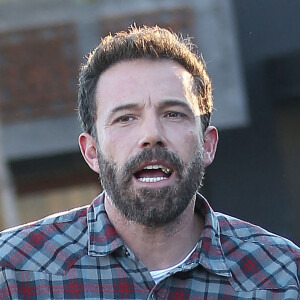 Ben Affleck va déjeuner avec ses enfants à Santa Monica, le 18 décembre 2021.