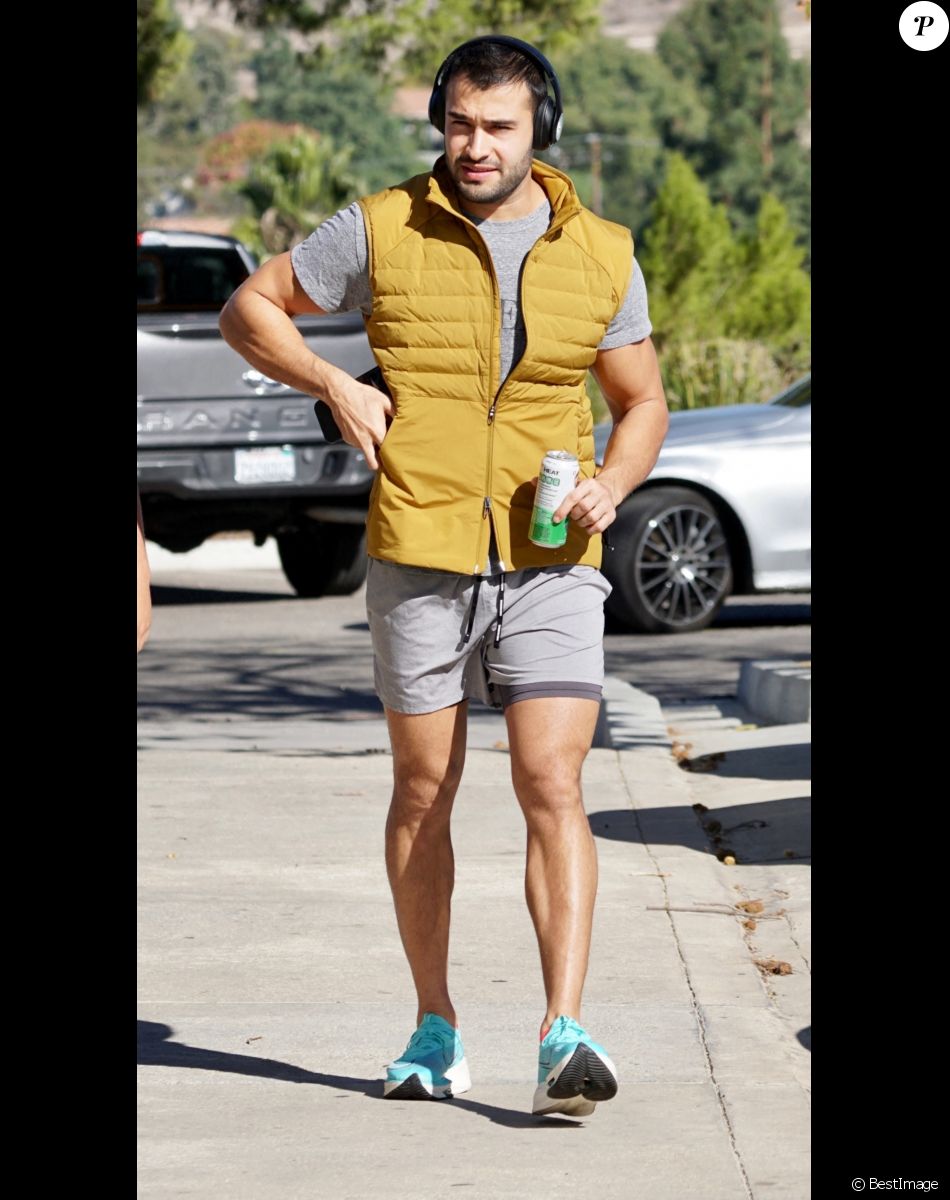 Sam Asghari, le fiancé de Britney Spears, va à sa séance de gym à Los Angeles, le 27 novembre 2021.