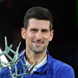 Novak Djokovic remporte la finale homme du Rolex Paris Masters face à Daniil Medvedev le 7 novembre 2021. © Veeren/Bestimage