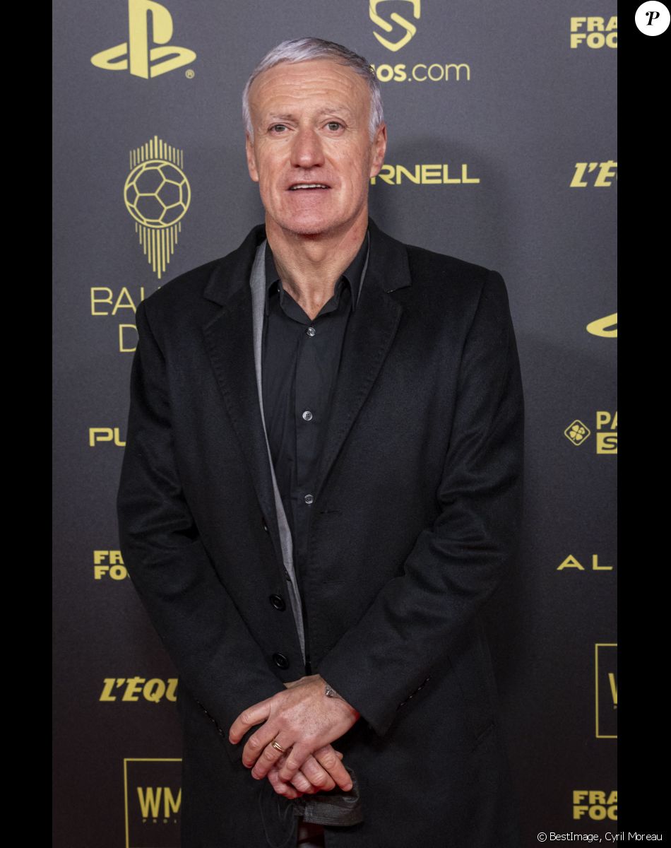 Didier Deschamps - Photocall de la cérémonie du Ballon d'Or 2021 au Théâtre du Châtelet le 29 novembre 2021. © Cyril Moreau/Bestimage