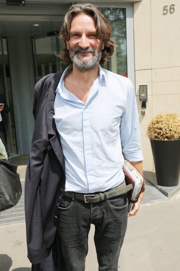 Frédéric Beigbeder quitte les studios de RTL à Paris, le 10 juin 2021. © Panoramic/Bestimage