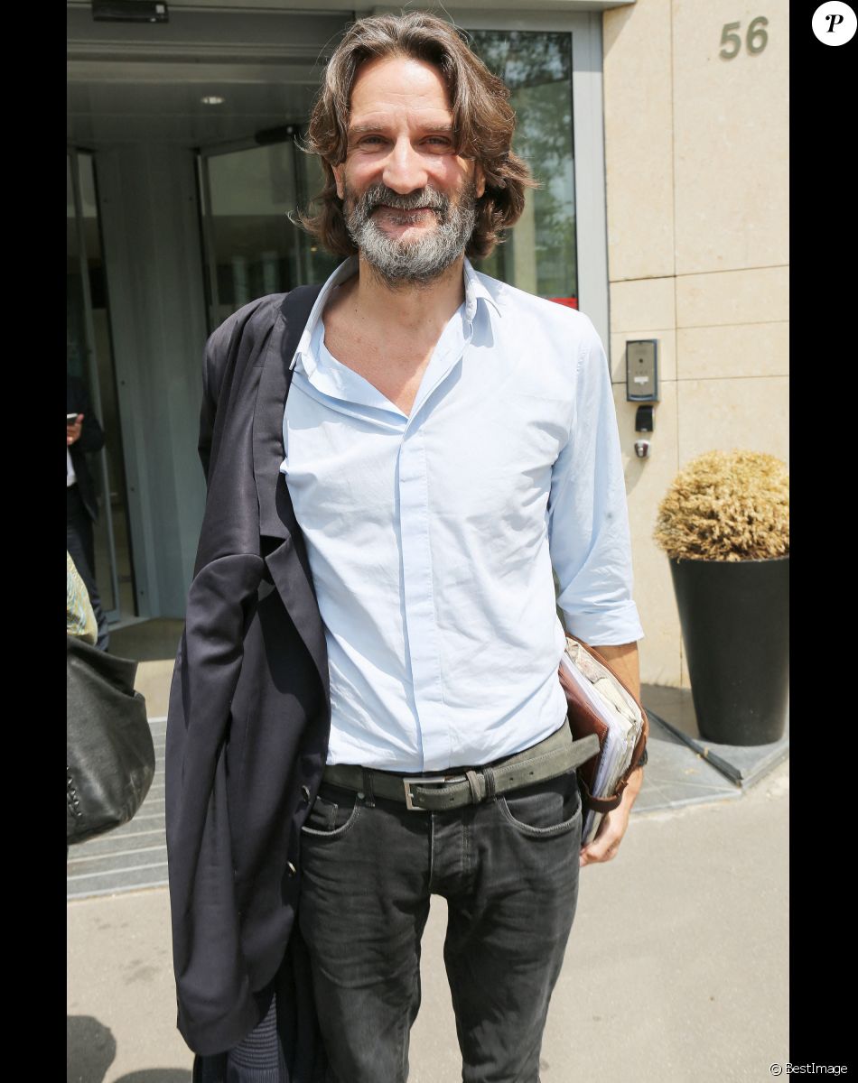 Frédéric Beigbeder quitte les studios de RTL à Paris, le 10 juin 2021. © Panoramic/Bestimage