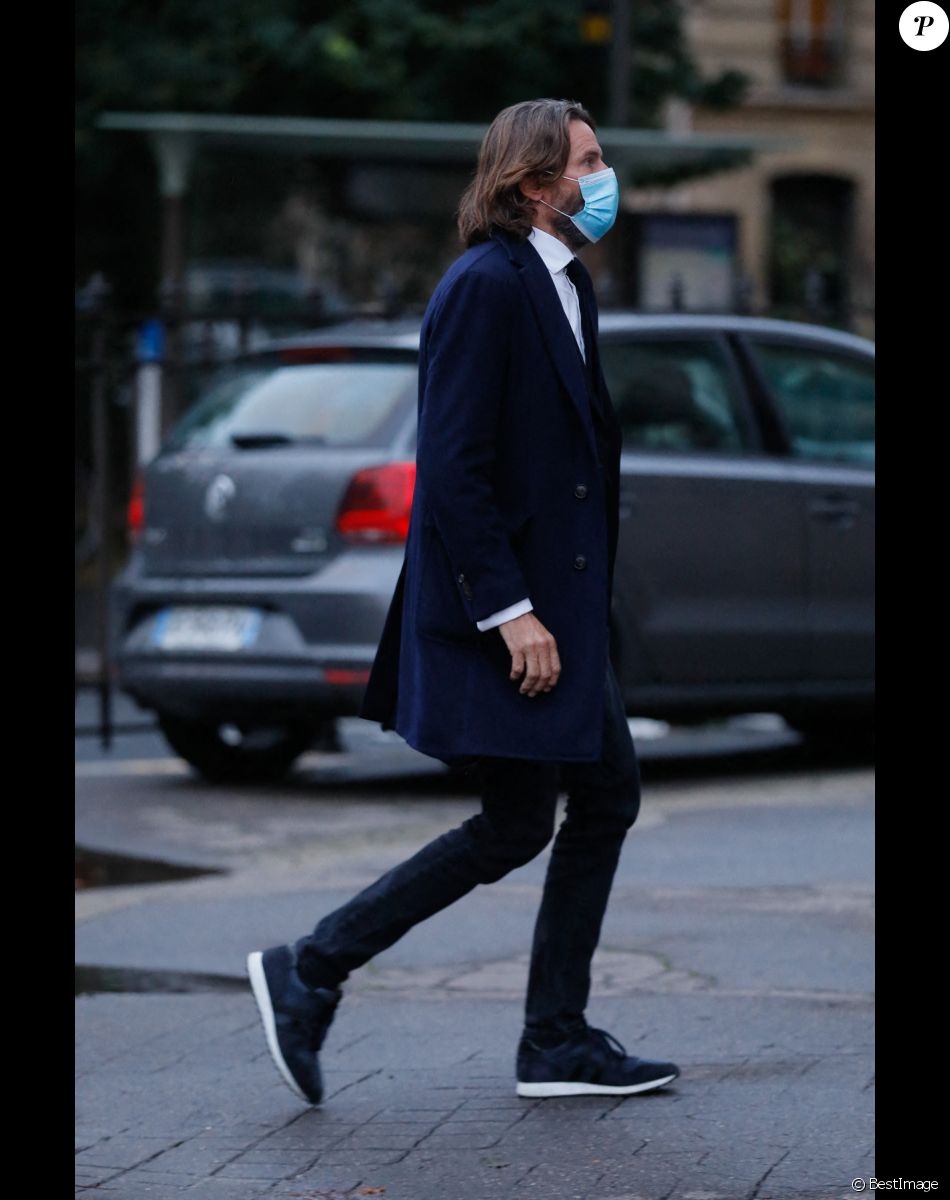 Frédéric Beigbeder à l'hommage à Denis Tillinac en l'église Saint-François-Xavier à Paris, le 2 octobre 2020.