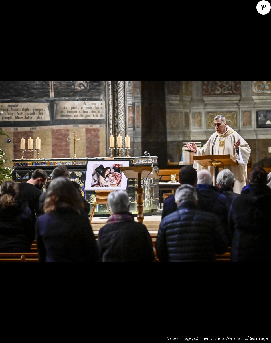 Un rassemblement religieux a lieu à la cathédrale d'Albi, France, le 8 janvier 2022, à l'initiative de la soeur et d'une amie de Delphine Jubillar. © Thierry Breton/Panoramic/Bestimage