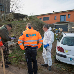 La maison en construction de Delphine Jubillar (Aussaguel) , disparue sans laisser de traces depuis le 16 décembre 2020 à Cagnac les Mines dans le Tarn. Un gendarme et une équipe du service des eaux ont mené des investigations pour chercher des traces dans le réseau raccordé à la maison. Le 7 janvier 2021  © Frédéric Maligne / Bestimage  