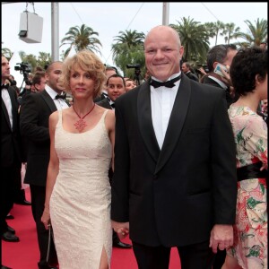 Philippe Etchebest et son épouse - Montée des marches du film "La conquête" - 64e festival de Cannes en 2011.