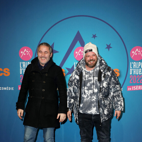 Ahmed Hamidi et Alban Ivanov - Photocall de la 25ème édition du Festival international du film de comédie de l'Alpe d'Huez le 19 janvier 2022. © Dominique Jacovides / Bestimage