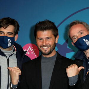 Clément Lemoine, Christophe Beaugrand et Frédéric Cassoly, directeur du festival de l'Alpe d'Huez - Photocall de la 25ème édition du Festival international du film de comédie de l'Alpe d'Huez le 19 janvier 2022. © Dominique Jacovides / Bestimage