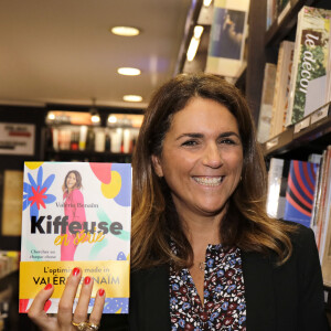 Exclusif - Valérie Bénaïm - Sortie livre de Valérie Bénaïm à la librairie Eyrolles à Paris le 13 octobre 2019. © Cédric Perrin /Bestimage 