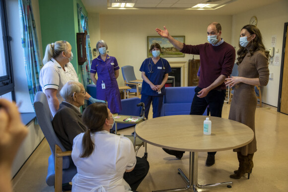 Le prince William, duc de Cambridge, et Catherine (Kate) Middleton, duchesse de Cambridge, lors d'une visite à l'hôpital communautaire de Clitheroe, dans le Lancashire