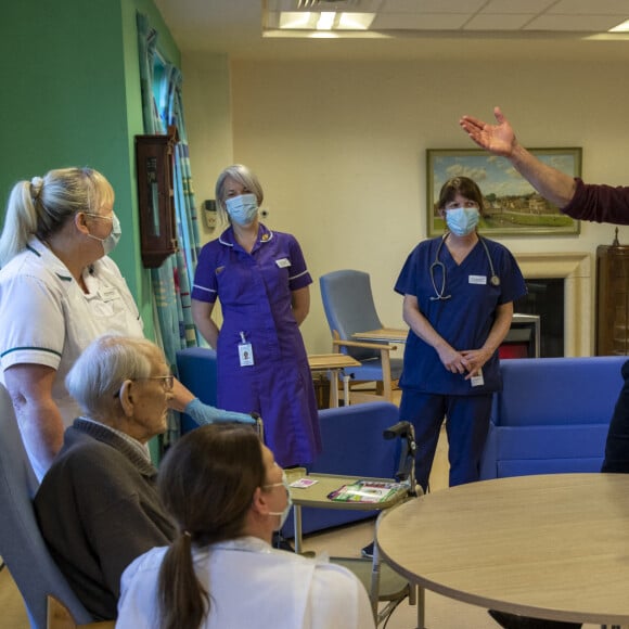 Le prince William, duc de Cambridge, et Catherine (Kate) Middleton, duchesse de Cambridge, lors d'une visite à l'hôpital communautaire de Clitheroe, dans le Lancashire