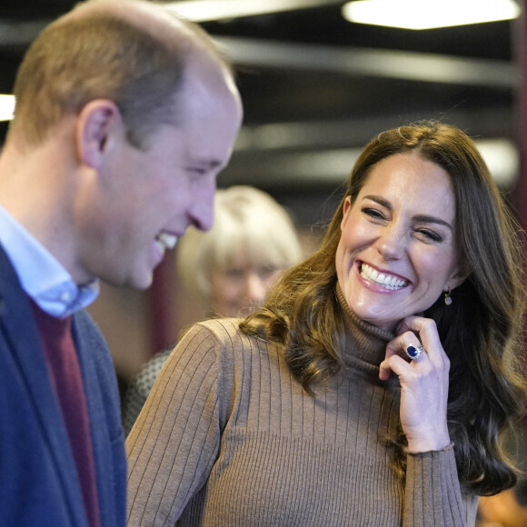 Le prince William, duc de Cambridge, et Catherine (Kate) Middleton, duchesse de Cambridge, rencontrent des bénévoles de l'Eglise "Church on The Street" à Burnley