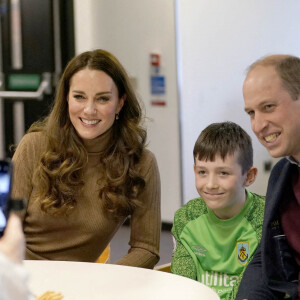 Le prince William, duc de Cambridge, et Catherine (Kate) Middleton, duchesse de Cambridge, rencontrent des bénévoles de l'Eglise "Church on The Street" à Burnley, le 20 janvier 2022.