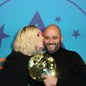 Pascale Arbillot et Jérôme Commandeur, Grand Prix pour "Irréductible" au photocall du palmarès de la 25ème édition du Festival international du film de comédie de l'Alpe d'Huez, France, le 22 janvier 2022. © Dominique Jacovides/Bestimage 