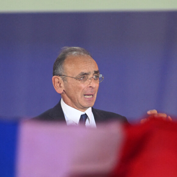 Le candidat à la présidentielle d'extrême droite, Eric Zemmour lors d'un meeting de campagne au Palais des Victoires à Cannes, France, le 22 janvier 2022. © Lionel Urman/bestimage 