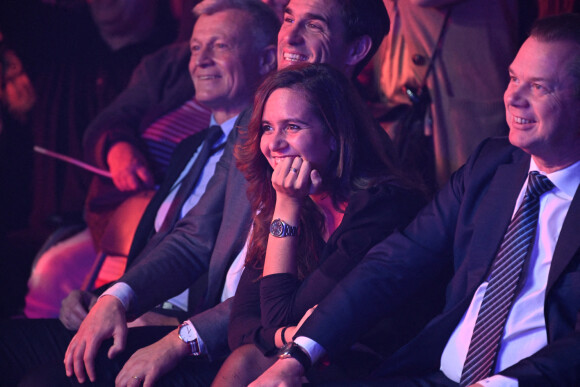 Sarah Knafo lors d'un meeting de campagne au Palais des Victoires à Cannes. © Lionel Urman/bestimage 