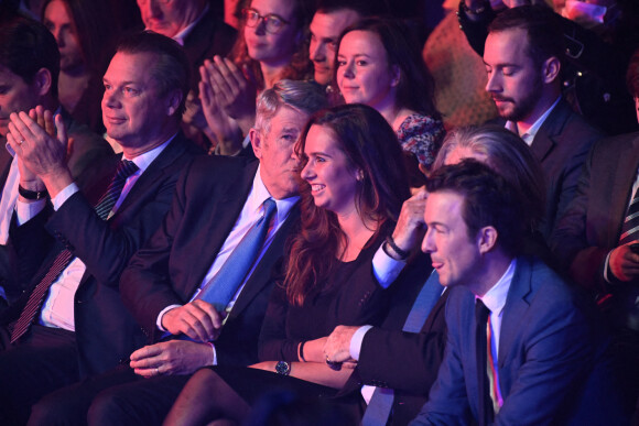 Philippe de Villiers (président du Mouvement pour la France) et Sarah Knafo lors d'un meeting de campagne au Palais des Victoires à Cannes, France, le 22 janvier 2022. © Lionel Urman/bestimage 