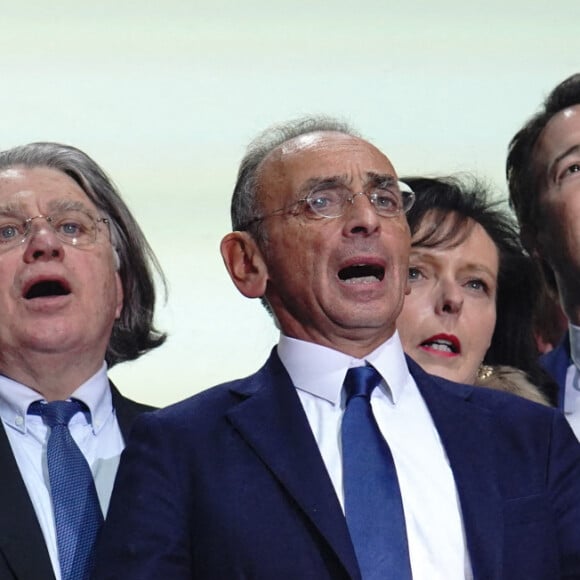 Le candidat à la présidentielle d'extrême droite, Eric Zemmour Le candidat à la présidentielle d'extrême droite, Eric Zemmour lors d'un meeting de campagne au Palais des Victoires à Cannes, France, le 22 janvier 2022. © Norbert Scanella/Panoramic/bestimage 