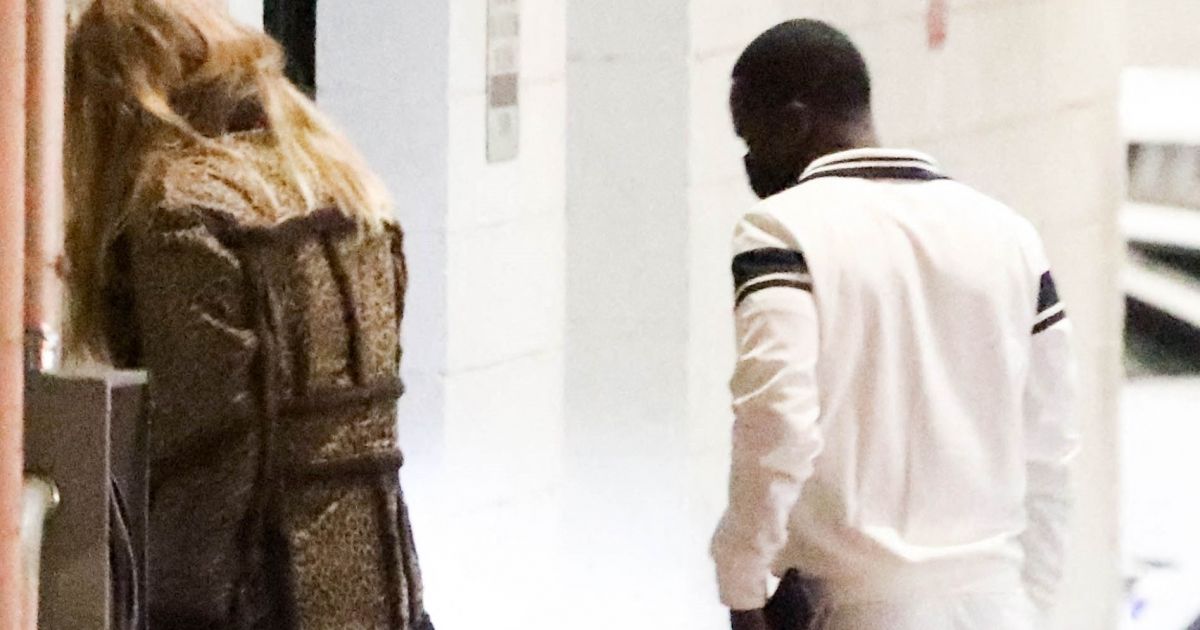 Adèle et son compagnon Rich Paul à la sortie du restaurant Wallys à