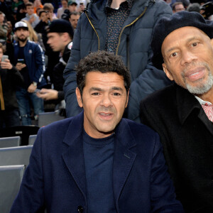 Jamel Debbouze et Kareem Abdul-Jabbar au match de NBA Game Paris 2020 entre les Bucks de Milwaukee et les Charlotte Hornet à l'AccorHotels Arena à Paris le 24 janvier 2020. © Veeren / Bestimage 