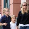 Reese Witherspoon accompagne ses enfants chez les dentiste à Beverly Hills le 4 janvier 2010