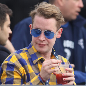 L'acteur Macaulay Culkin au Los Angeles Memorial Coliseum, le 29 Décembre 2019 à Los Angeles, Californie, USA. Photo by London Entertainment/Splash News/ABACAPRESS.COM