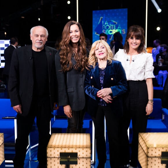 Exclusif - Francis Perrin, Chimène Badi, Nicoletta, Faustine Bollaert - Enregistrement de l'émission "La Boite à Secrets N°10", présentée par F.Bollaert, sur France 3. © Tiziano Da Silva / Bestimage 