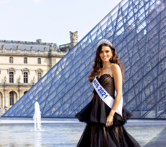 Shooting photo de Diane Leyre Miss Île-de-France 2021 et Miss Paris 2021, à Paris, France, le 21 juillet 2021. © Edward Tur via Bestimage