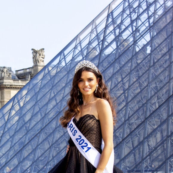 Shooting photo de Diane Leyre Miss Île-de-France 2021 et Miss Paris 2021, à Paris, France, le 21 juillet 2021. © Edward Tur via Bestimage