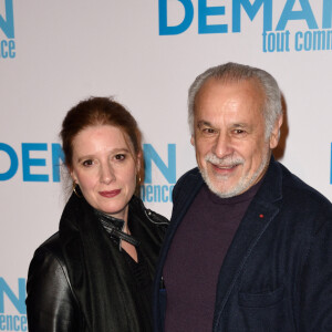 Francis Perrin et sa femme Gersende - Avant-première du film "Demain tout commence" au Grand Rex à Paris, le 28 novembre 2016. @ Alban Wyters/ABACAPRESS.COM