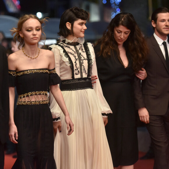 Louis-Do de Lencquesaing, Lily-Rose Depp, Soko (Stéphanie Sokolinski), Stéphanie Di Giusto, Gaspard Ulliel, Mélanie Thierry, Alain Attal - Montée des marches du film "I, Daniel Blake" lors du 69ème Festival International du Film de Cannes. Le 13 mai 2016. © Giancarlo Gorassini/Bestimage 