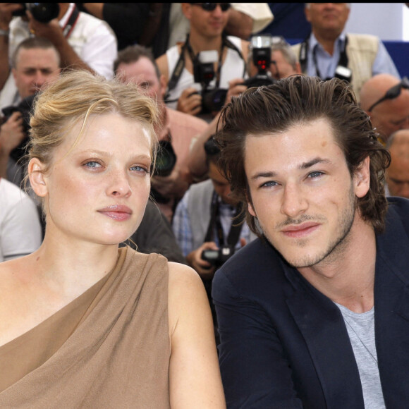 Gaspard Ulliel et Mélanie du photocall de "La princesse de Montpensier" lors du 63e Festival de Cannes le 16 mai 2010.