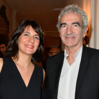Estelle Denis séparée de Raymond Domenech : fiesta avec Karine Le Marchand, en mode "ravalement"