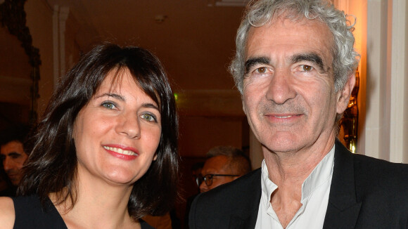 Estelle Denis séparée de Raymond Domenech : fiesta avec Karine Le Marchand, en mode "ravalement"