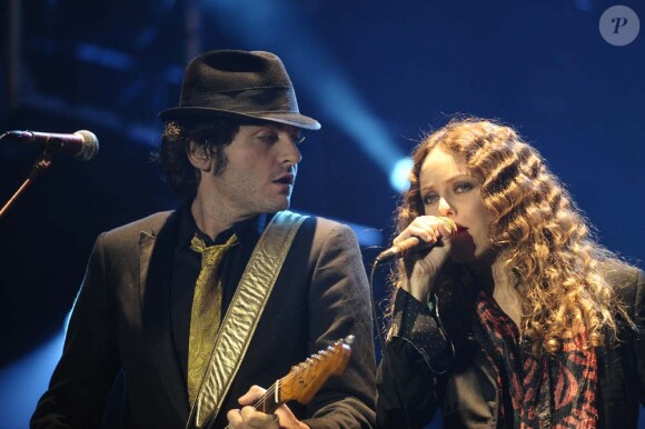 Matthieu Chedid et Vanessa Paradis sur scène en 2008.