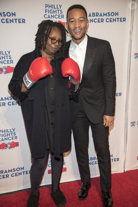 John Legend et Whoopi Goldberg - Soirée "Philly Fights Cancer" à Philadelphie le 28 octobre 2017. © Ricky Fitchett via ZUMA Wire / Bestimage