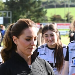 Catherine (Kate) Middleton, duchesse de Cambridge, visite le clud de Rugby, City of Derry R.F.C. à Londonderry, Royaume Uni, le 29 septembre 2021. 