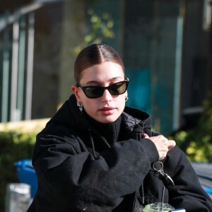 Hailey Baldwin Bieber se rend à son cours de Pilates à West Hollywood, Los Angeles, Californie, Etats-Unis, le 11 janvier 2022.