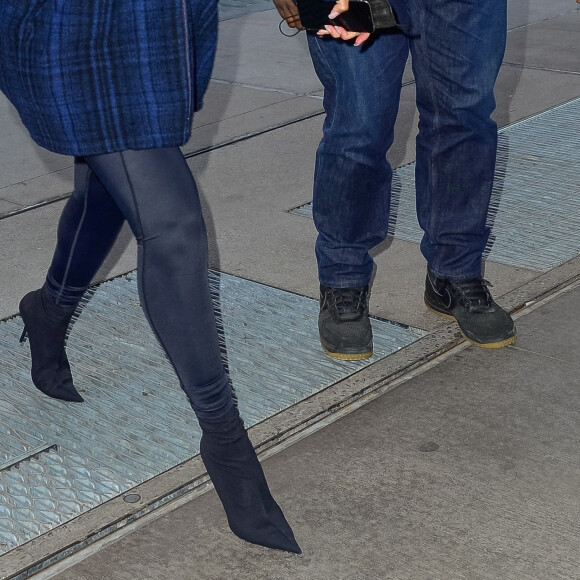 Rihanna va déjeuner à New York, le 25 janvier 2022.